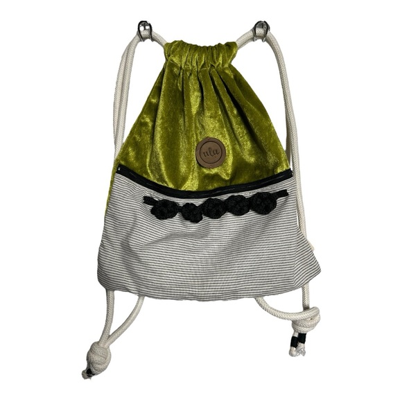 NWT Ulu Green and Gray Backpacks Lightweight Drawstring - Picture 1 of 6
